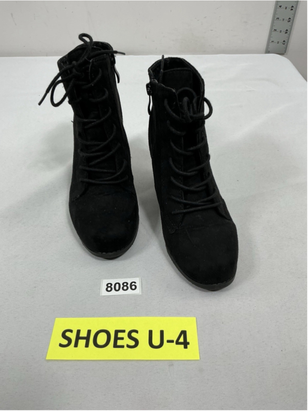 Womans Excellent JC Wedge Lace Up Side Zip Ankle Booties Size 7 Black